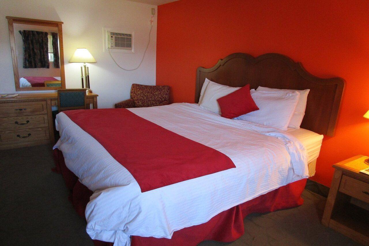 Thriftlodge By Wyndham Moncton Exterior photo